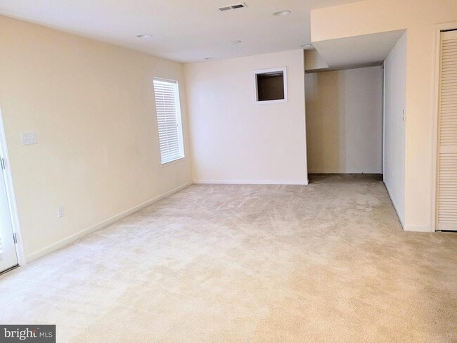 Building Photo - 628 Rigel Way