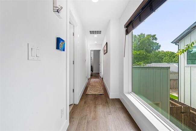 Building Photo - 408 W 55th St