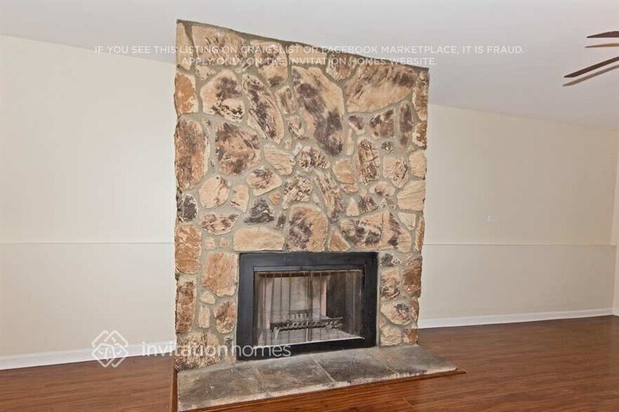 Building Photo - 953 Surrey Ct