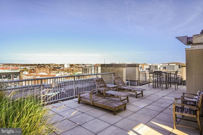 Building Photo - 811 4th St NW