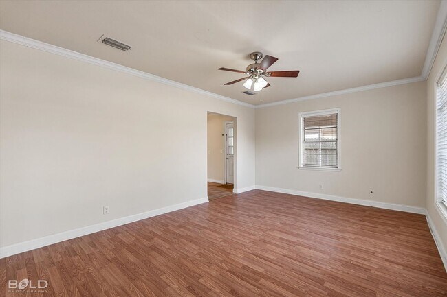 Building Photo - 2726 W Cavett Dr