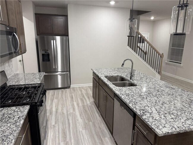 Building Photo - 2044 Avalon Rdg