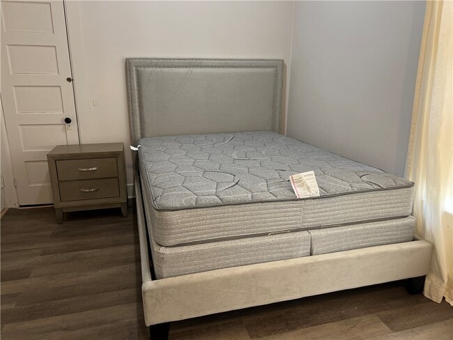 Building Photo - 49 Spruce St