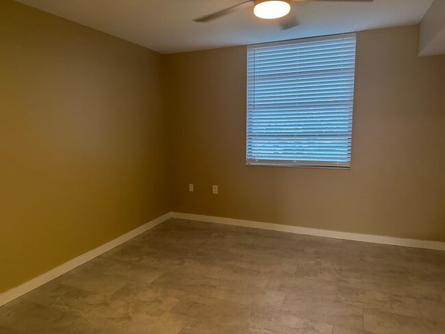 Building Photo - 1717 Whitehall Dr