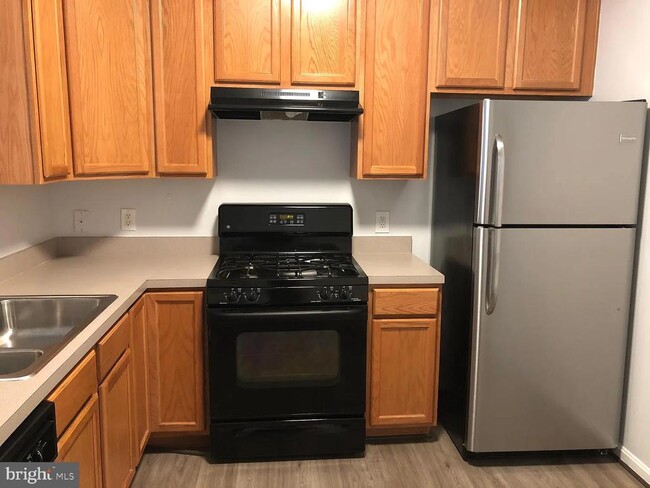 Primary Photo - 1905 Bulrush Ct