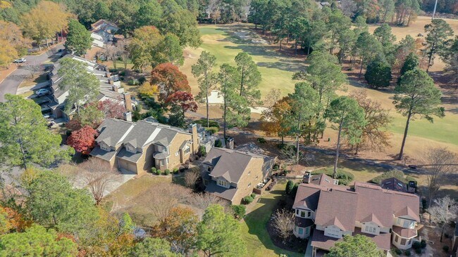 Building Photo - 205 Club Villa Dr W