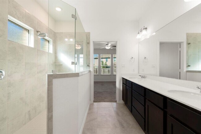 Building Photo - 400 Mante Ct