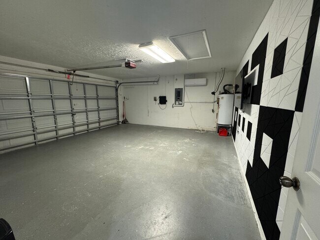 Building Photo - 7237 Bellingham Oaks Blvd