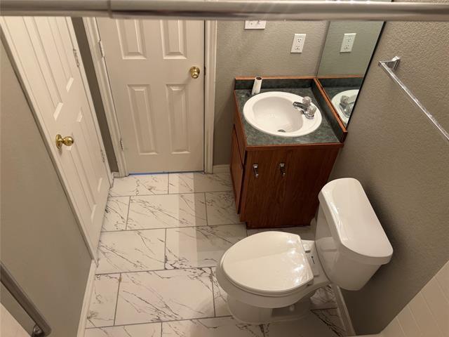 Building Photo - 618 Oliver Ln