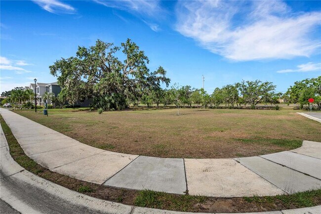 Building Photo - 8649 Daydream St
