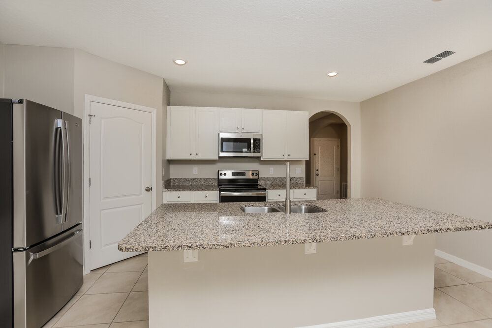 Building Photo - 5586 Western Sun Dr