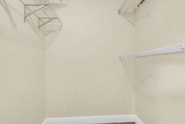 Building Photo - 2333 Waterside Dr