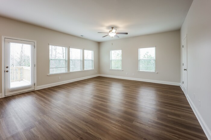 Building Photo - 6361 Flat Rock Ln