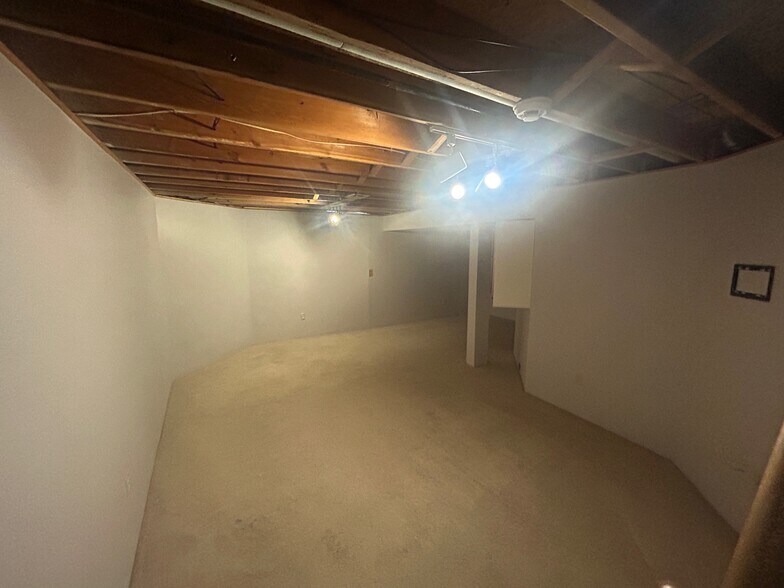 Building Photo - 31164 Country Way