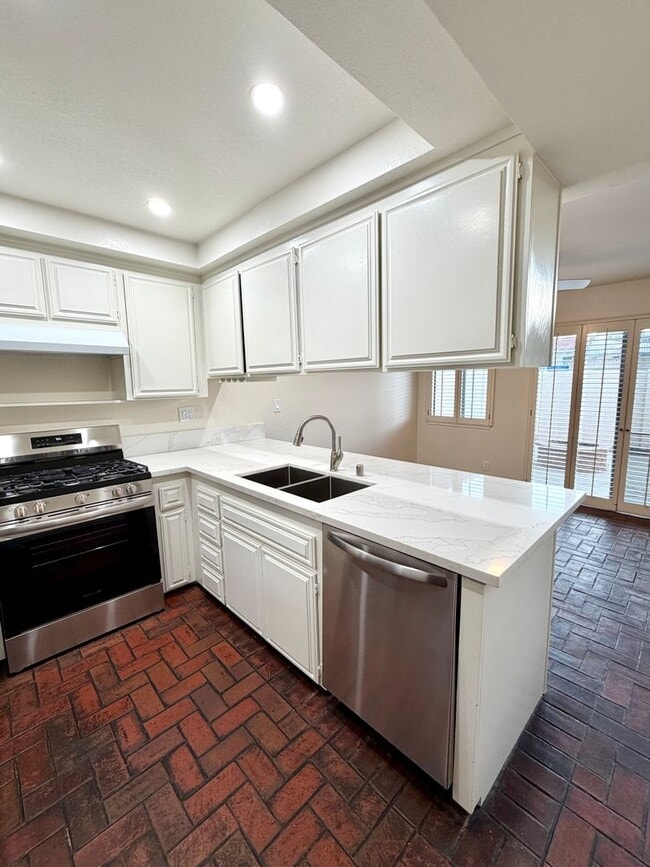 Building Photo - Claremont PUD For Lease