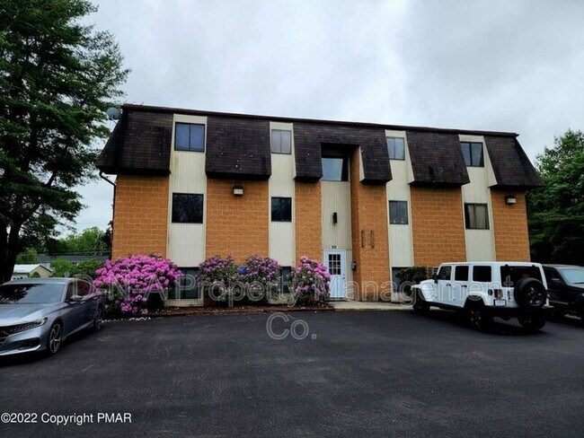 Building Photo - 415 King St