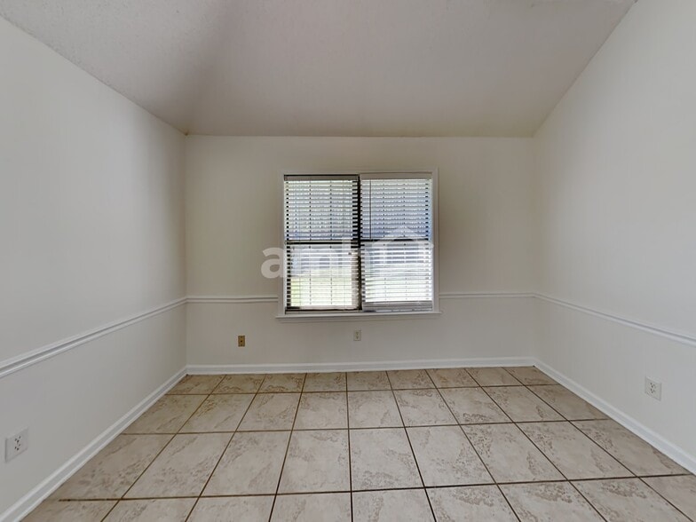 Building Photo - 1673 Farkleberry Dr