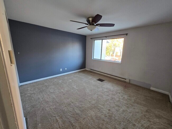 Building Photo - 616 Portland St