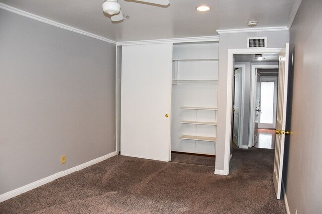 Building Photo - Large Home in North Orange