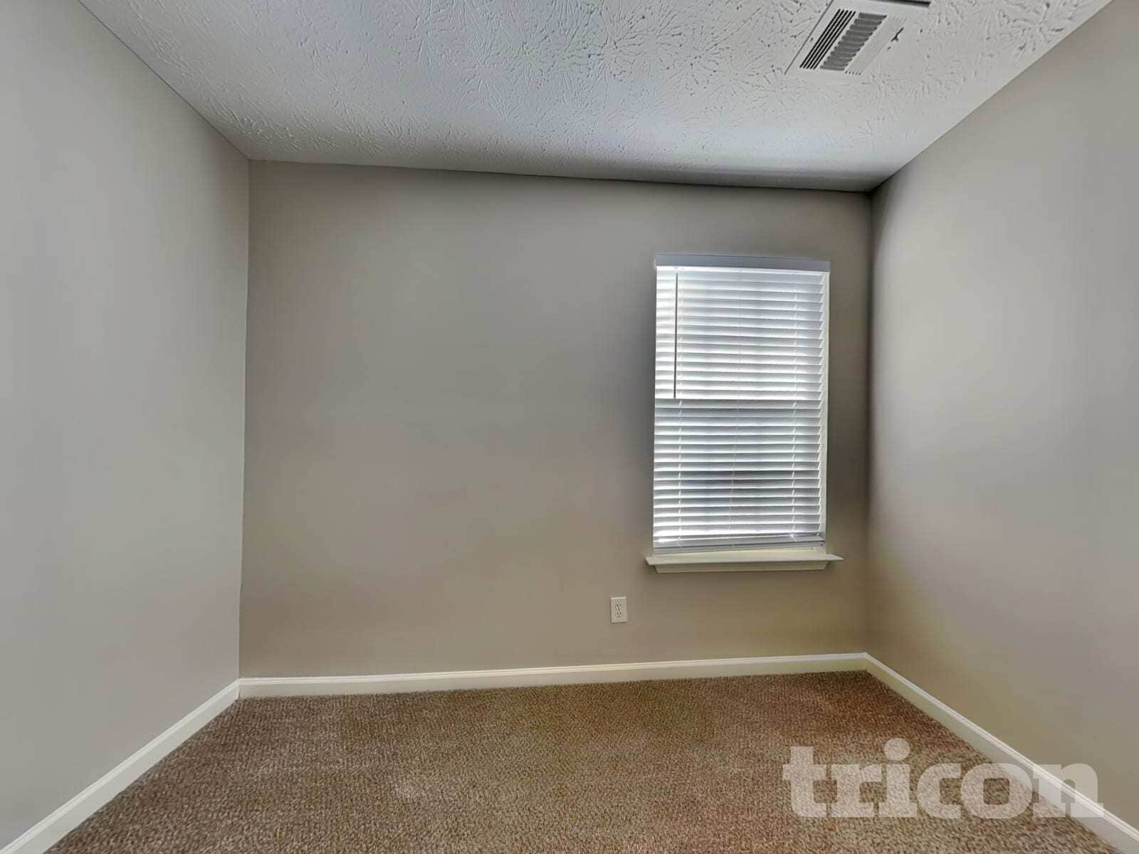 Building Photo - 242 Oak Grove Way