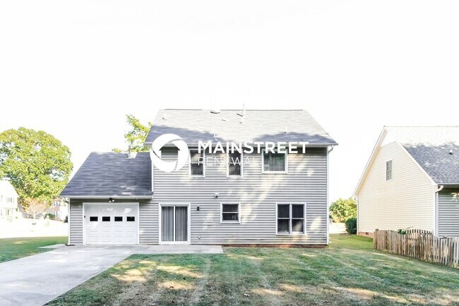 Building Photo - 3 Bedroom Pet-Friendly Home in Clemmons, NC with Main Street Renewal