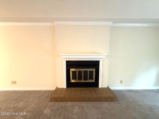 Building Photo - 261 Tall Trees Dr