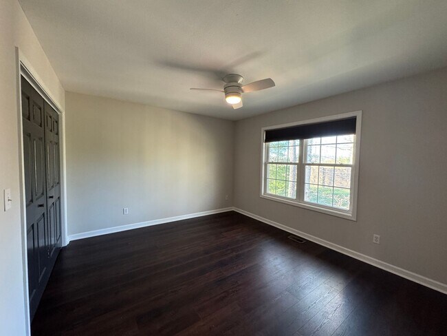Building Photo - South AVL - Arden Townhome Move-In Ready