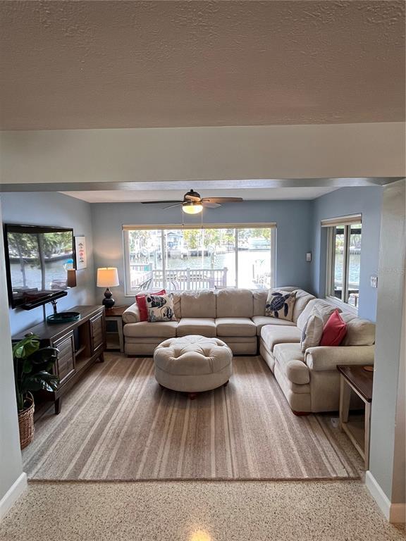 Building Photo - 378 Westwinds Dr