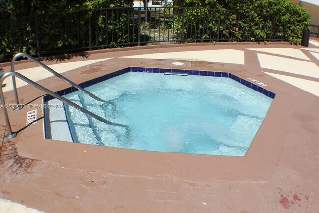 Building Photo - 17021 N Bay Rd