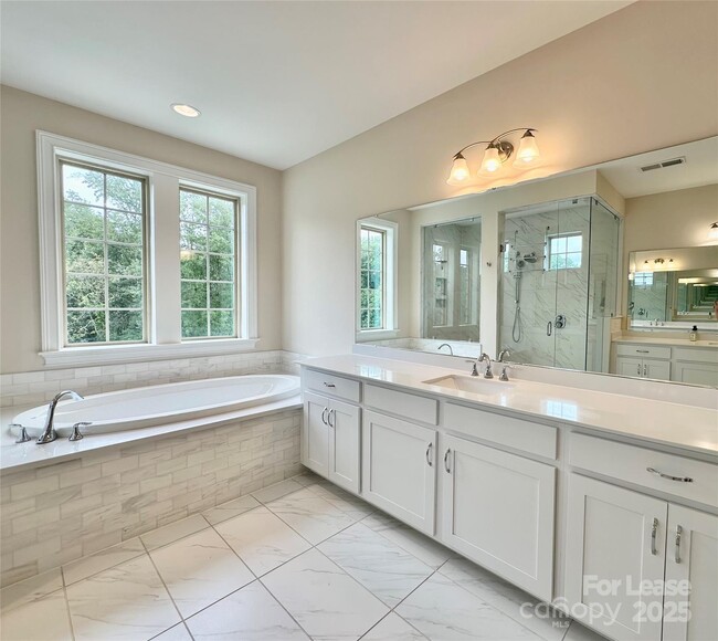 Building Photo - 929 Terramore Ln