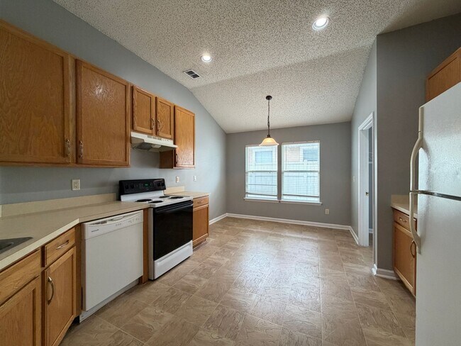 Building Photo - 3041 Southhall Ct