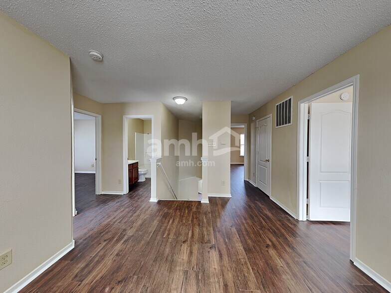 Building Photo - 6768 W Littleton Dr