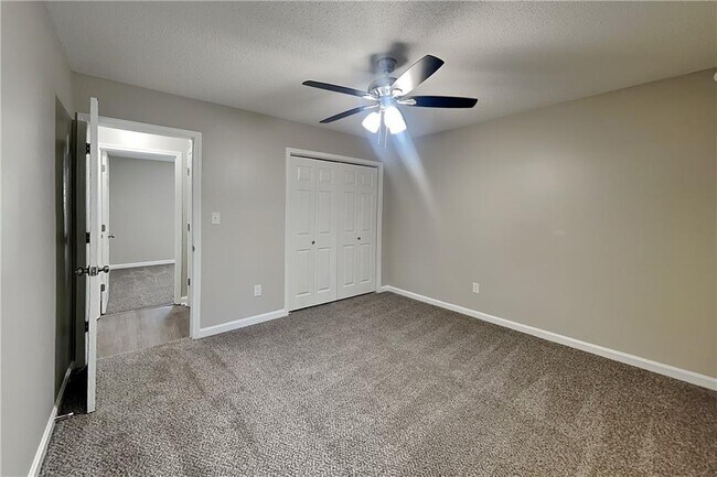 Building Photo - 66 Freestone Ln