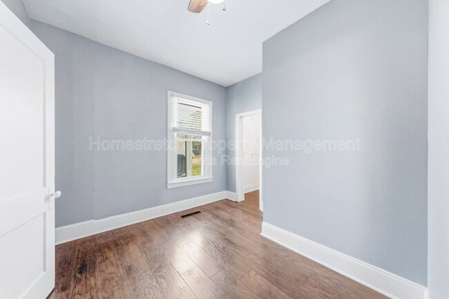 Building Photo - 704 W Johnson St