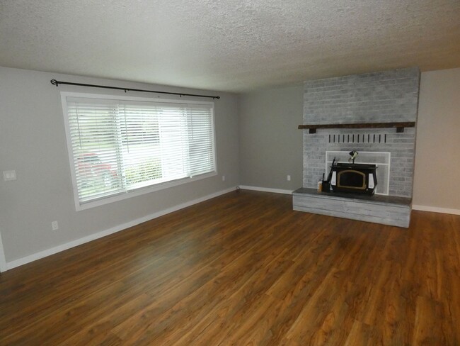 Building Photo - APPLICATION PENDING - West Side Wonderful!