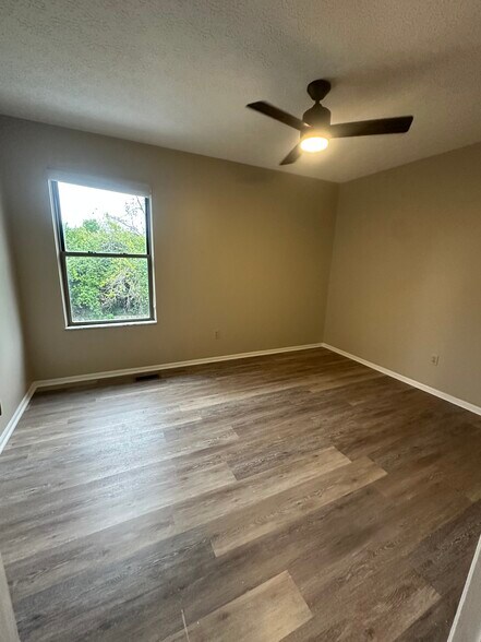 Building Photo - 3303 Windridge Dr