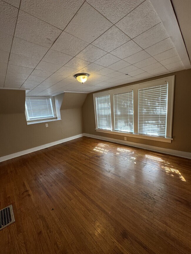 Building Photo - Updated 3 bedroom, 1 bathroom house with washer/dryer hookups Hurry! Limited-Time Special: NO APP...