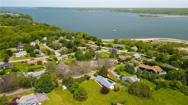 Building Photo - 501 Sandy Point Ave