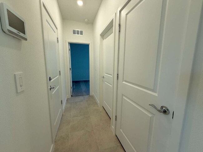 Building Photo - 3973 Big Sky Dr