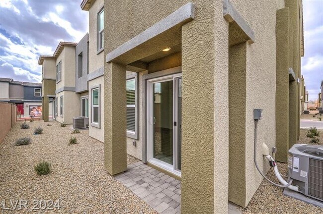 Building Photo - 4423 Honey Hls Ave