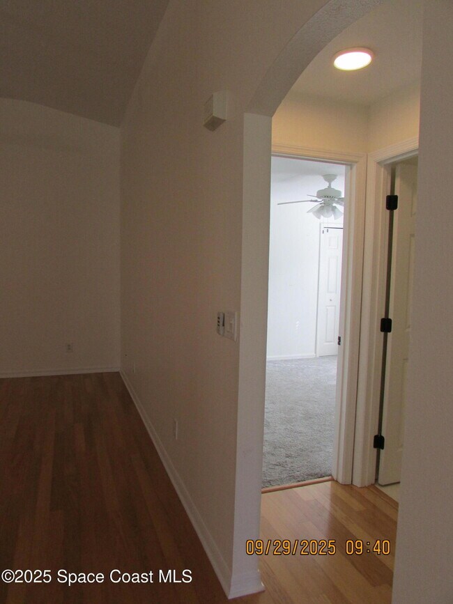 Building Photo - 2070 Tiburon Ln