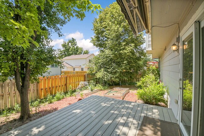 Building Photo - $3,050.00, 4 bed, 3 bath, located in Auror...