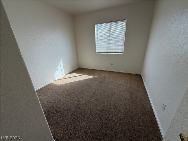 Building Photo - 5211 Paradise Skies Ave