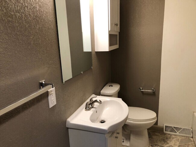 Building Photo - Spacious 3-Bedroom in Milan with 1-Car Garage!