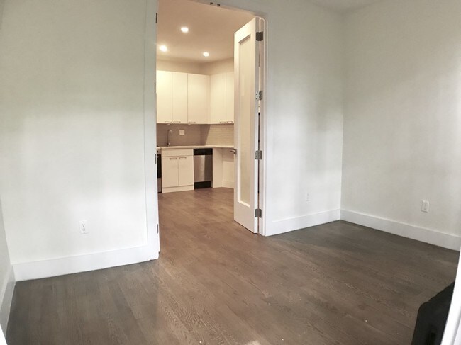 Building Photo - 975 Washington Ave