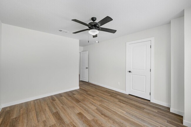 Building Photo - Brand New, Modern, and Ready for You in Waco, TX!