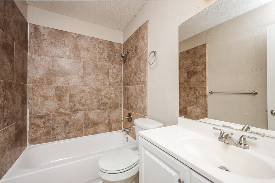 Building Photo - 5322 Brookport Dr