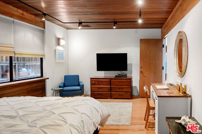 Building Photo - 24638 Malibu Rd