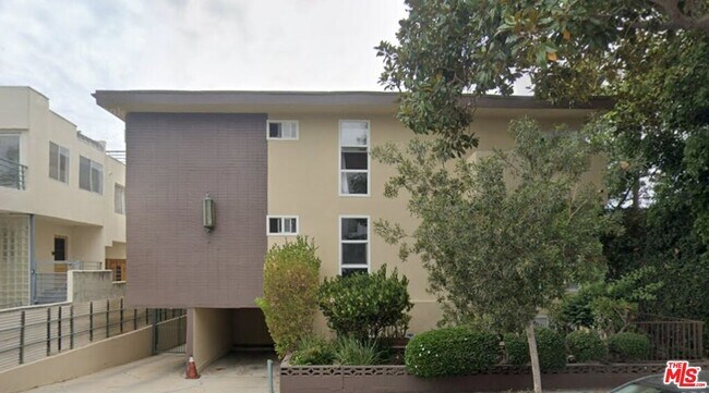 Building Photo - 633 N Sweetzer Ave