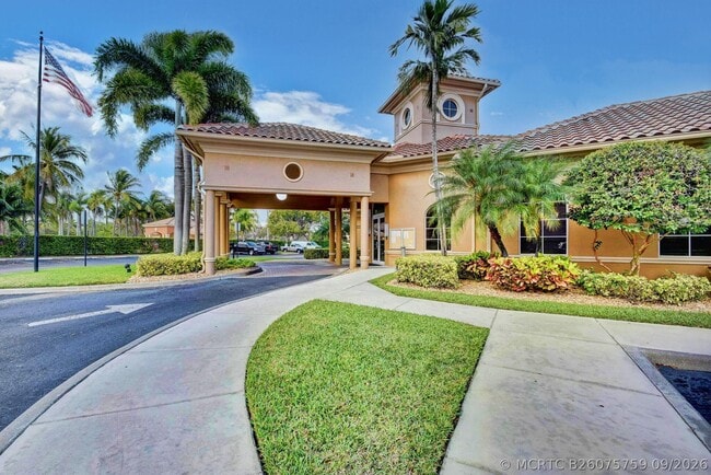 Building Photo - 3387 Commodore Ct